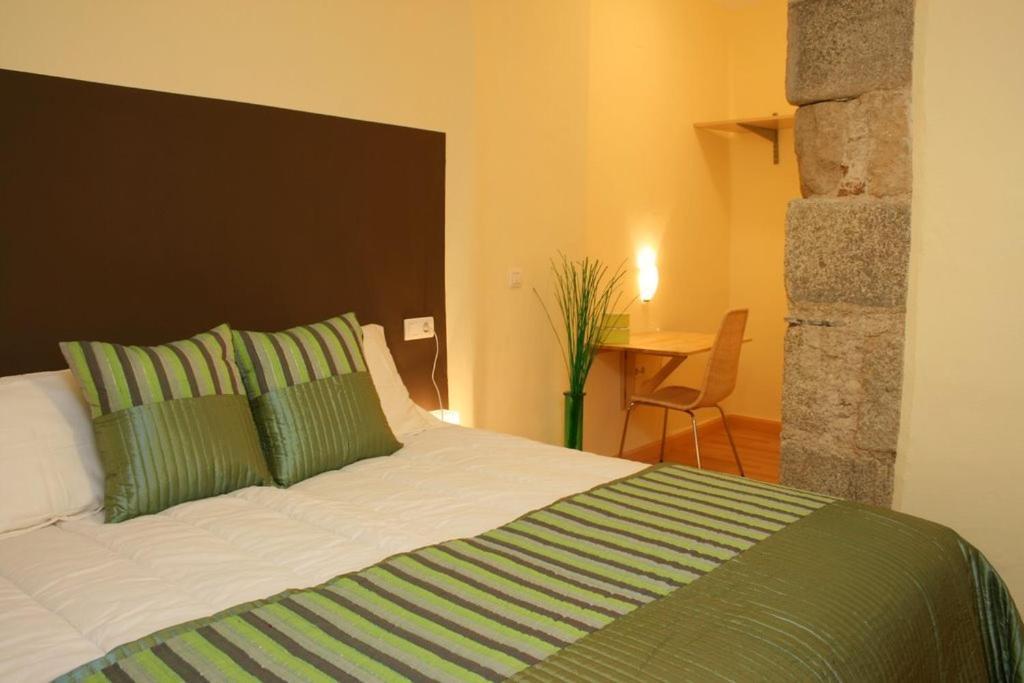 Apartamentos Caces Oda fotoğraf