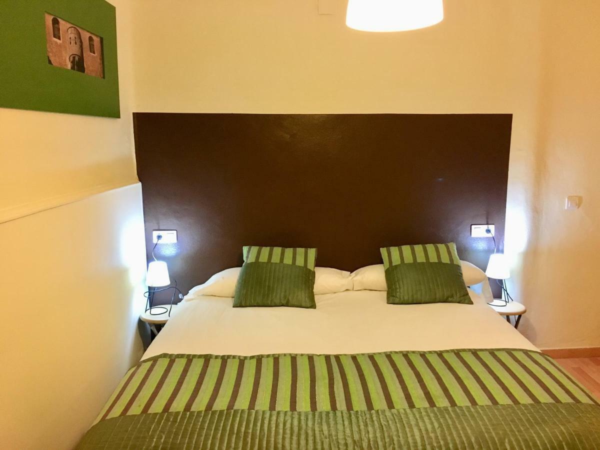 Apartamentos Caces Dış mekan fotoğraf