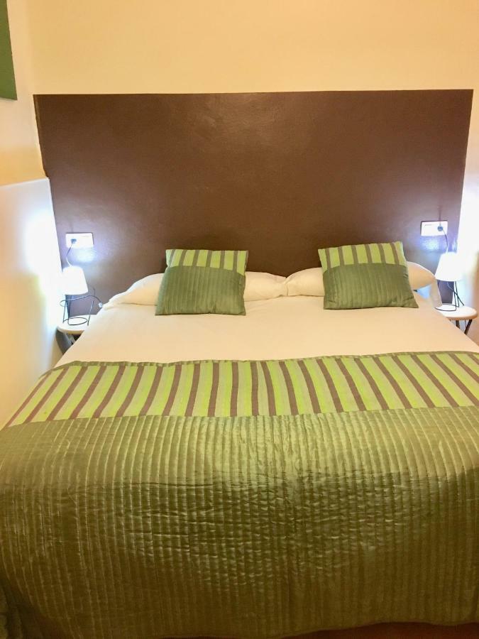 Apartamentos Caces Dış mekan fotoğraf